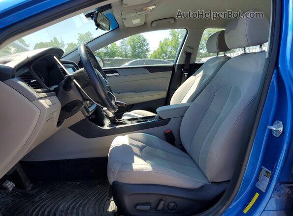 5NPE34AF5JH630575 2018 HYUNDAI SONATA Blue წინა სალონის ხედი