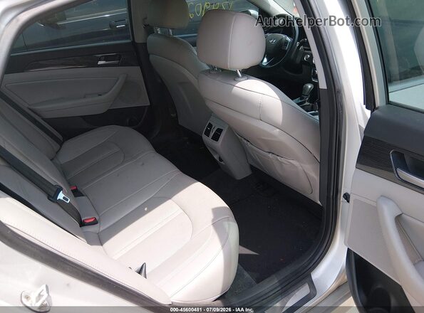 5NPE34AF5JH662667 2018 HYUNDAI SONATA Silver Widok naklejki z numerem VIN