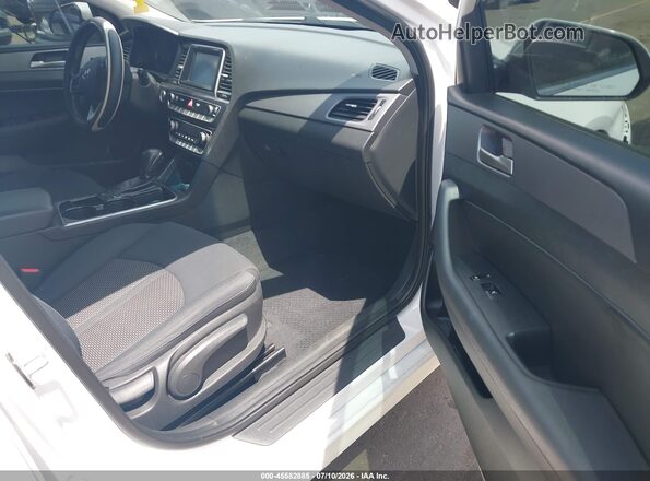 5NPE34AF5JH712290 2018 HYUNDAI SONATA White Вид салону спереду