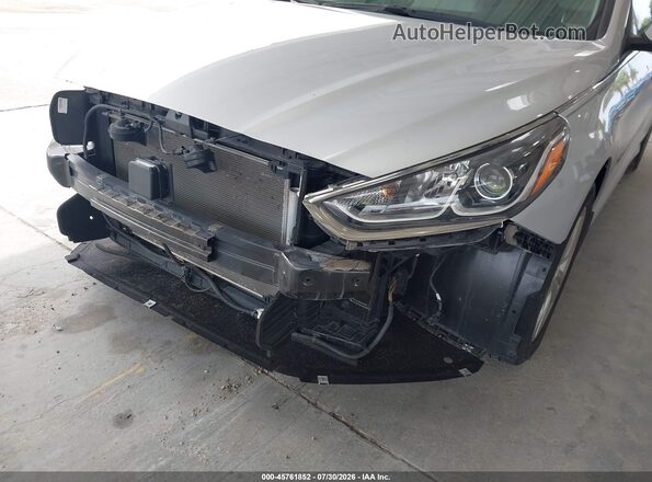 5NPE34AF5JH714380 2018 HYUNDAI SONATA Серебряный Вид спереди