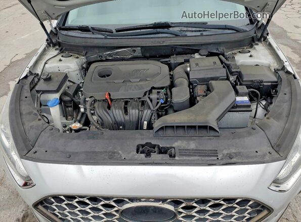 5NPE34AF5KH788027 2019 HYUNDAI SONATA Silver Widok wnętrza z tyłu