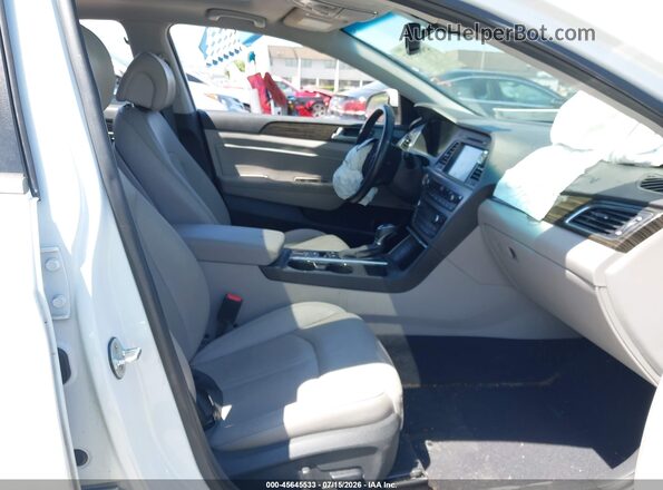5NPE34AF6HH534433 2017 HYUNDAI SONATA White Вид салону спереду