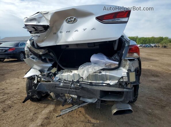 5NPE34AF6JH657896 2018 HYUNDAI SONATA Silver Widok z tyłu