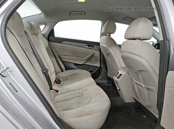 5NPE34AF6KH775688 2019 HYUNDAI SONATA Silver Widok tylnych siedzeń