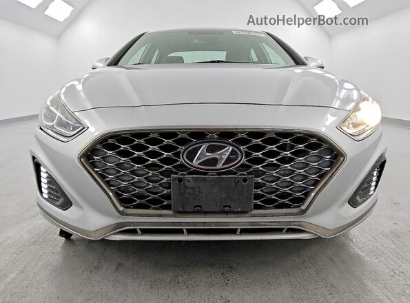 5NPE34AF6KH775688 2019 HYUNDAI SONATA Silver Widok z przodu