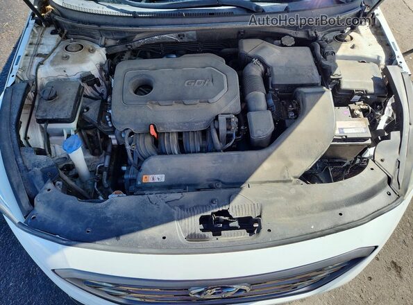 5NPE34AF7HH437791 2017 HYUNDAI SONATA White Вид задньої частини салону