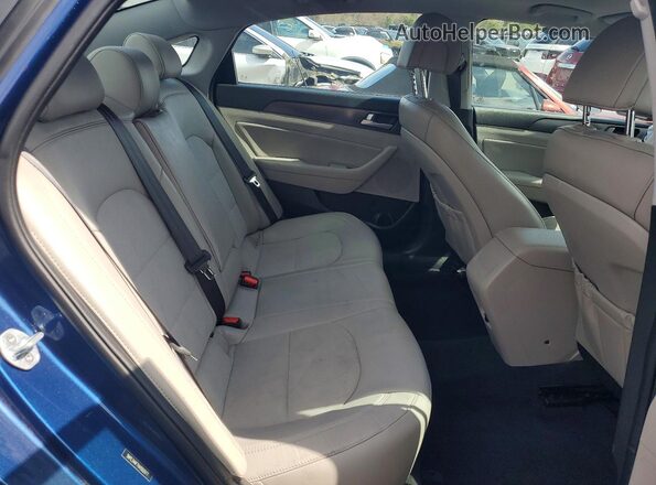 5NPE34AF7HH502977 2017 HYUNDAI SONATA Blue Widok tylnych siedzeń