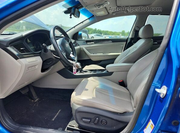 5NPE34AF7JH607931 2018 HYUNDAI SONATA Blue წინა სალონის ხედი