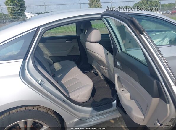 5NPE34AF7JH647135 2018 HYUNDAI SONATA Silver VIN კოდის სტიკერის ხედი