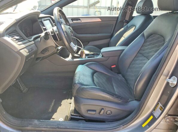 5NPE34AF7JH677946 2018 HYUNDAI SONATA Серый Вид салона спереди