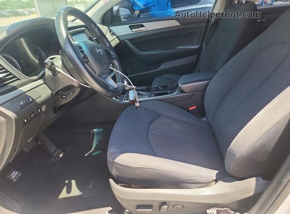 5NPE34AF7JH712078 2018 HYUNDAI SONATA White Front interior view