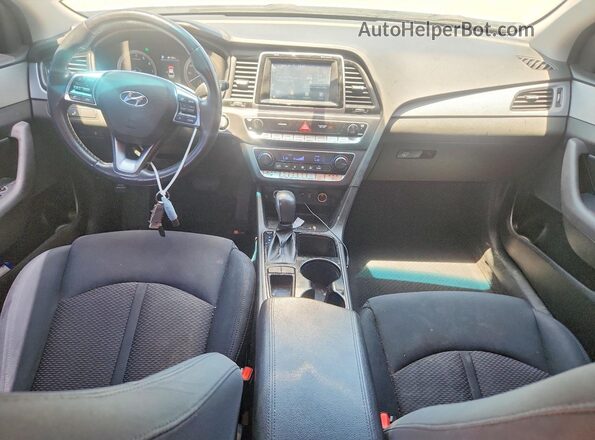 5NPE34AF7JH712078 2018 HYUNDAI SONATA White Dashboard view