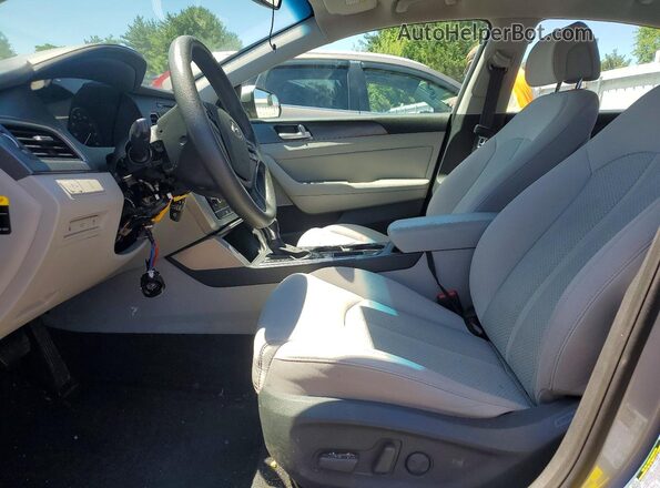 5NPE34AF8GH283803 2016 HYUNDAI SONATA Silver Front interior view