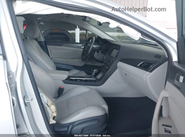 5NPE34AF8GH426409 2016 HYUNDAI SONATA Silver Front interior view