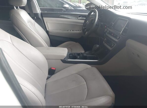 5NPE34AF8JH604259 2018 HYUNDAI SONATA Белый Вид салона спереди