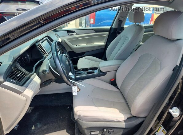 5NPE34AF8JH630537 2018 HYUNDAI SONATA Черный Вид салона спереди