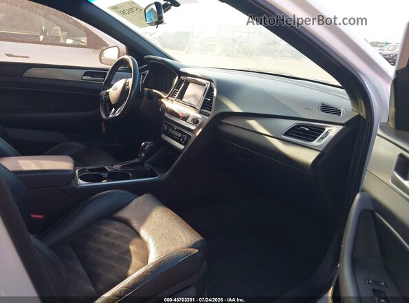 5NPE34AF8JH682010 2018 HYUNDAI SONATA White Вид салону спереду