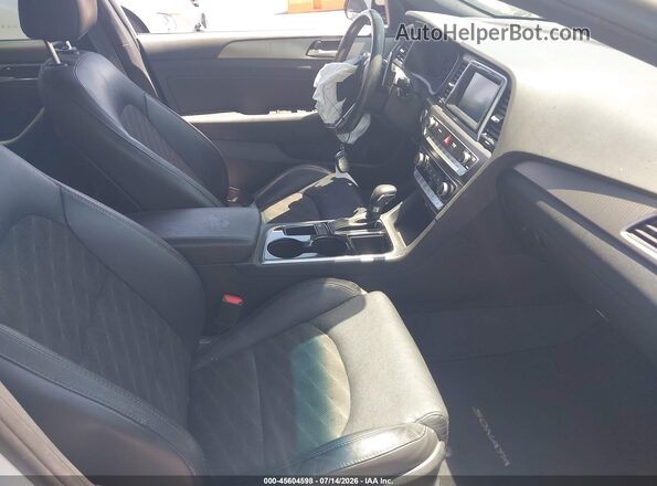 5NPE34AF8JH694657 2018 HYUNDAI SONATA Silver Սալոնի դիմացի տեսք