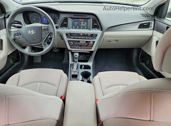5NPE34AF9HH438764 2017 HYUNDAI SONATA Серебряный Вид панели приборов