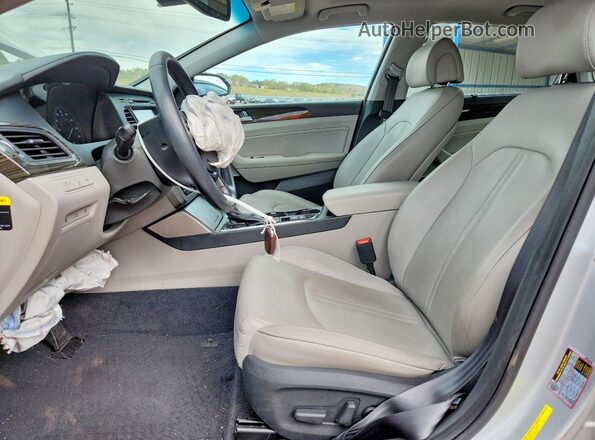 5NPE34AF9HH454429 2017 HYUNDAI SONATA Silver Vista interior delantera