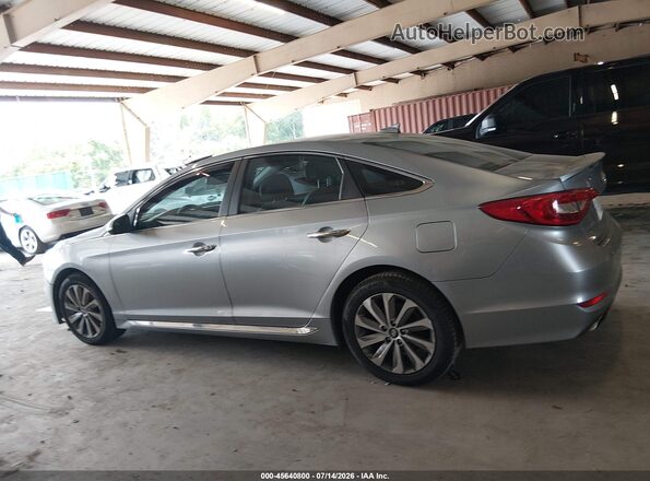 5NPE34AF9HH537343 2017 HYUNDAI SONATA Silver Սալոնի հետևի տեսք