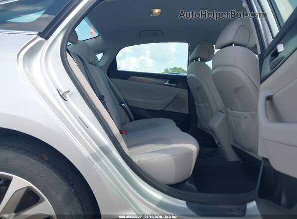 5NPE34AF9HH544339 2017 HYUNDAI SONATA Silver VIN sticker view