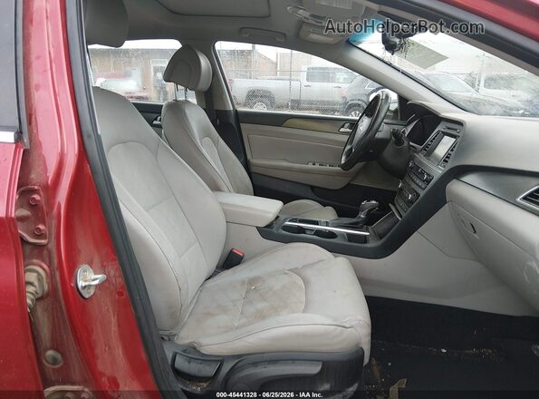 5NPE34AF9HH566700 2017 HYUNDAI SONATA Красный Вид салона спереди