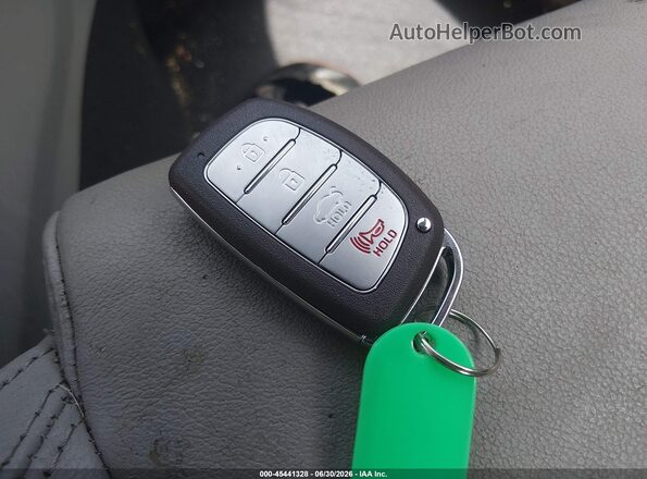 5NPE34AF9HH566700 2017 HYUNDAI SONATA Красный Вид панели приборов