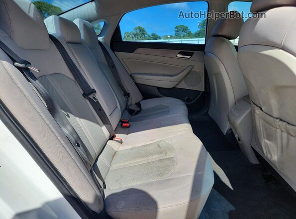 5NPE34AF9JH652854 2018 HYUNDAI SONATA White Vista de los asientos traseros