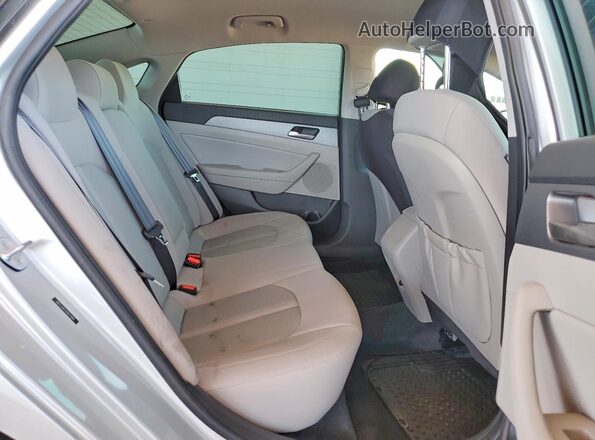 5NPE34AF9JH657889 2018 HYUNDAI SONATA Silver Widok tylnych siedzeń