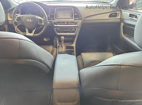 5NPE34AF9JH665698 2018 HYUNDAI SONATA Red Вид панелі приладів