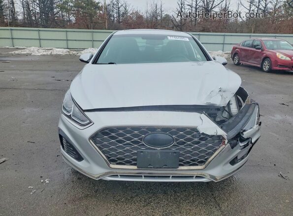5NPE34AF9JH723776 2018 HYUNDAI SONATA Silver Front view
