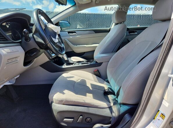 5NPE34AF9KH761378 2019 HYUNDAI SONATA Silver Вид салону спереду