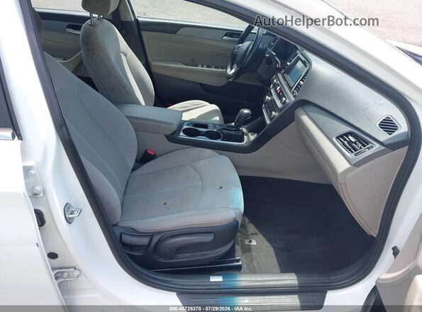5NPE34AF9KH784983 2019 HYUNDAI SONATA White Вид салону спереду