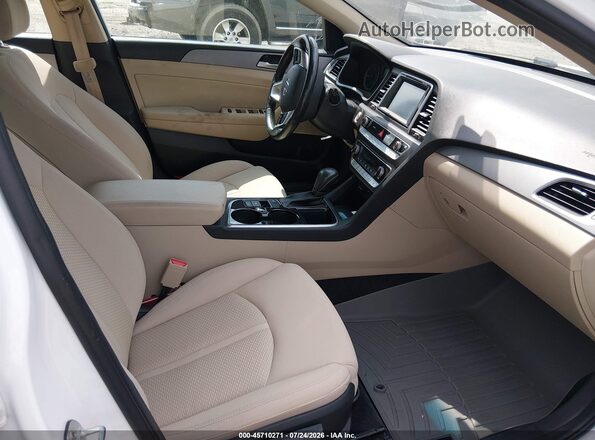 5NPE34AF9KH788421 2019 HYUNDAI SONATA Белый Вид салона спереди