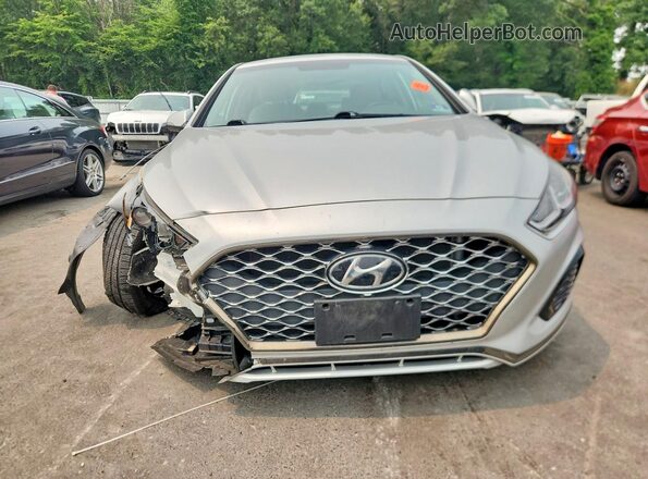 5NPE34AF9KH804715 2019 HYUNDAI SONATA Silver Widok z przodu