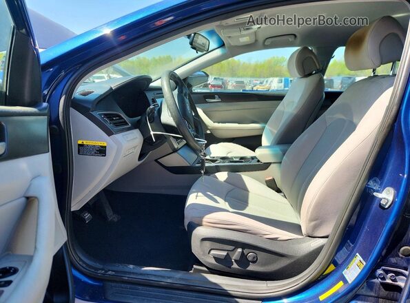 5NPE34AFXHH462605 2017 HYUNDAI SONATA Blue წინა სალონის ხედი