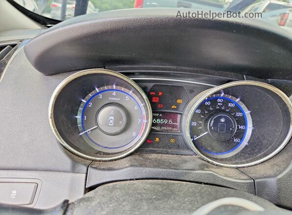 5NPEC4AC7BH199731 2011 HYUNDAI SONATA Silver ხელსაწყოთა პანელის ხედი