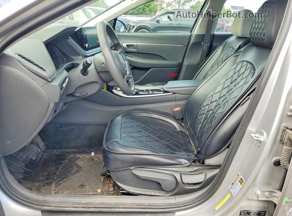 5NPEG4JA2MH066199 2021 HYUNDAI SONATA Silver Front interior view