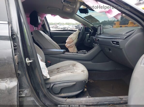 5NPEG4JA2NH143655 2022 HYUNDAI SONATA Gray Front interior view