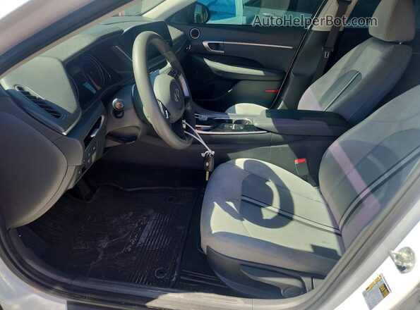 5NPEG4JA8MH077143 2021 HYUNDAI SONATA White Front interior view