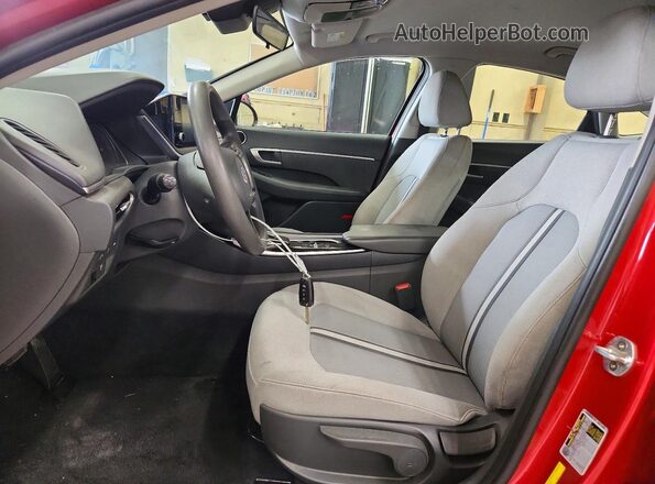 5NPEG4JAXMH065933 2021 HYUNDAI SONATA Red Vista interior delantera