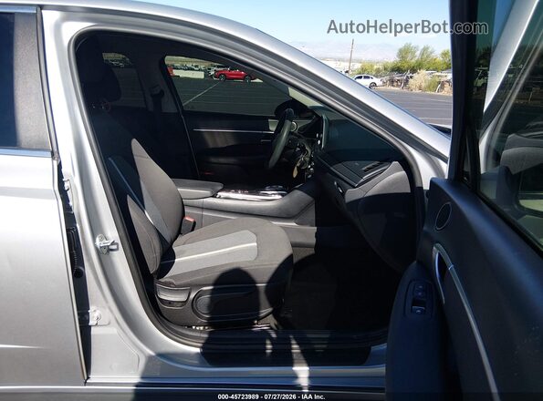 5NPEG4JAXMH087978 2021 HYUNDAI SONATA Серебряный Вид салона спереди