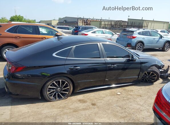 5NPEH4J21MH090581 2021 HYUNDAI SONATA Black Սալոնի հետևի տեսք