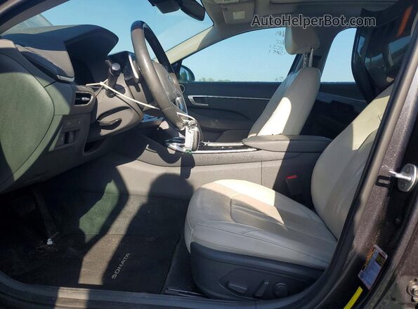 5NPEH4J23LH020045 2020 HYUNDAI SONATA Угольный Вид салона спереди