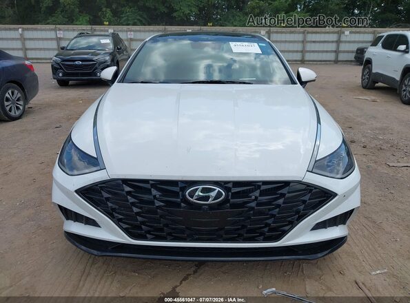 5NPEH4J26MH074196 2021 HYUNDAI SONATA White ხელსაწყოთა პანელის ხედი