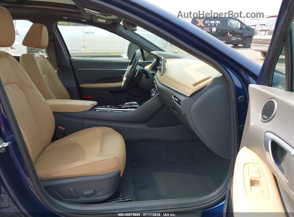5NPEH4J26MH097395 2021 HYUNDAI SONATA Синий Вид салона спереди