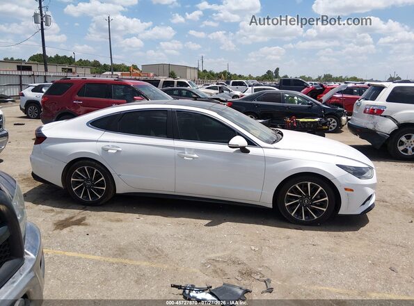 5NPEH4J2XLH009883 2020 HYUNDAI SONATA Белый Вид задней части салона