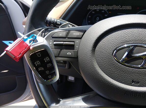 5NPEH4J2XLH009883 2020 HYUNDAI SONATA Белый Вид панели приборов