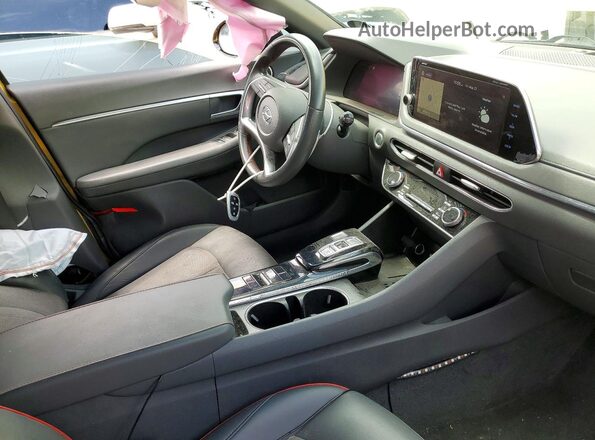 5NPEJ4J21MH096501 2021 HYUNDAI SONATA Желтый Вид салона спереди